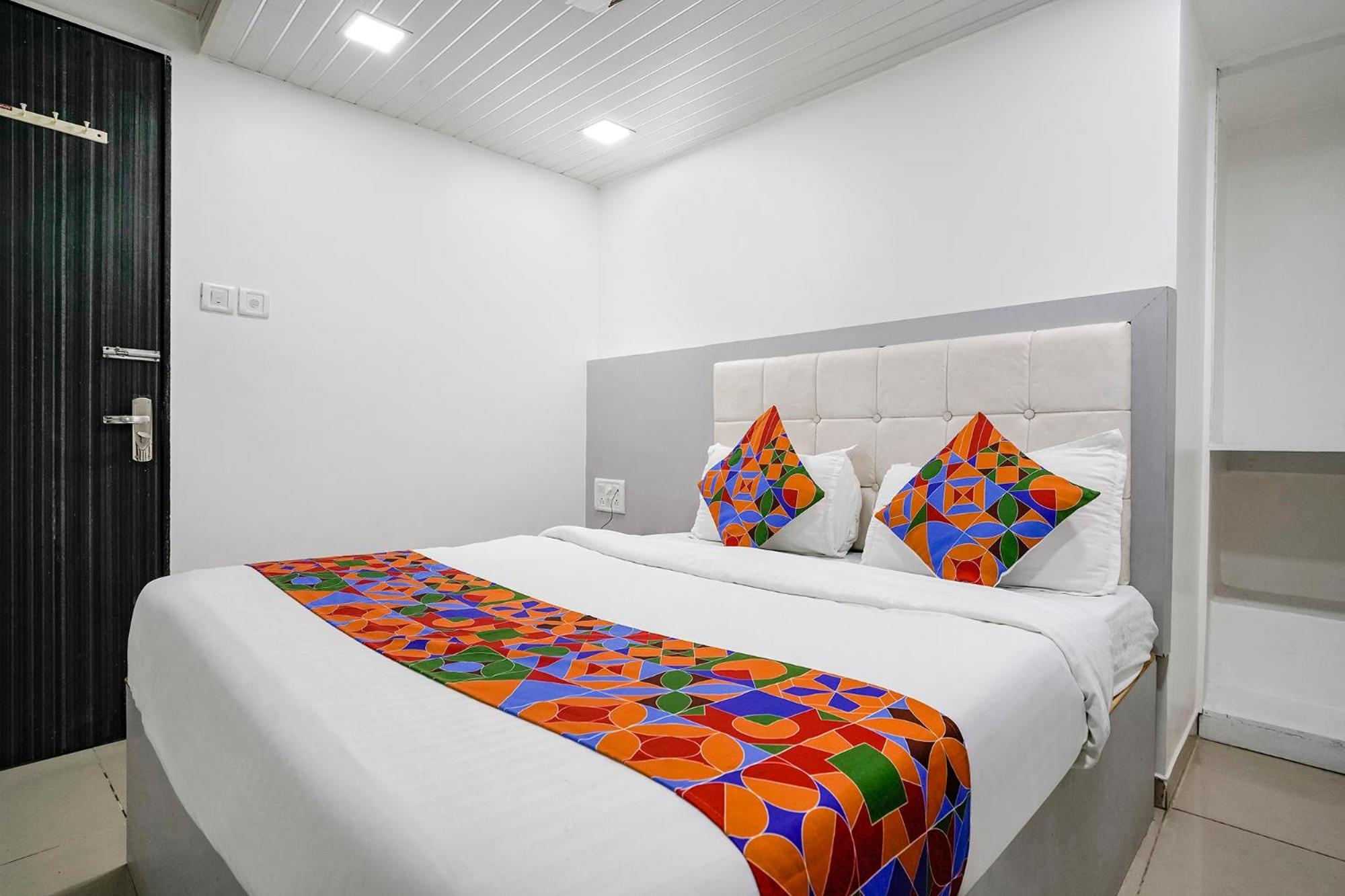 ホテル Fabexpress Park Residency - Nr Mumbai International Airport エクステリア 写真