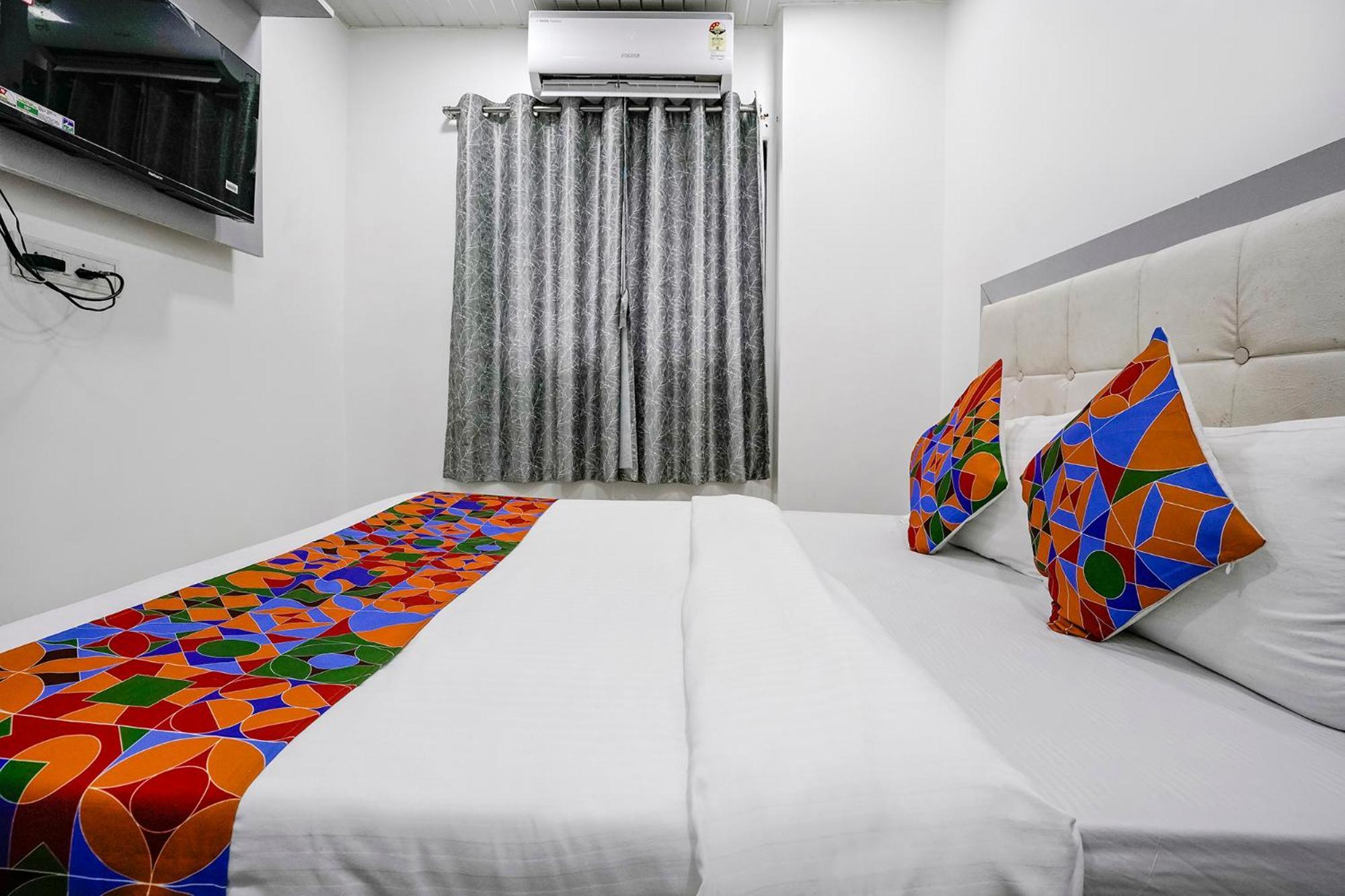 ホテル Fabexpress Park Residency - Nr Mumbai International Airport エクステリア 写真